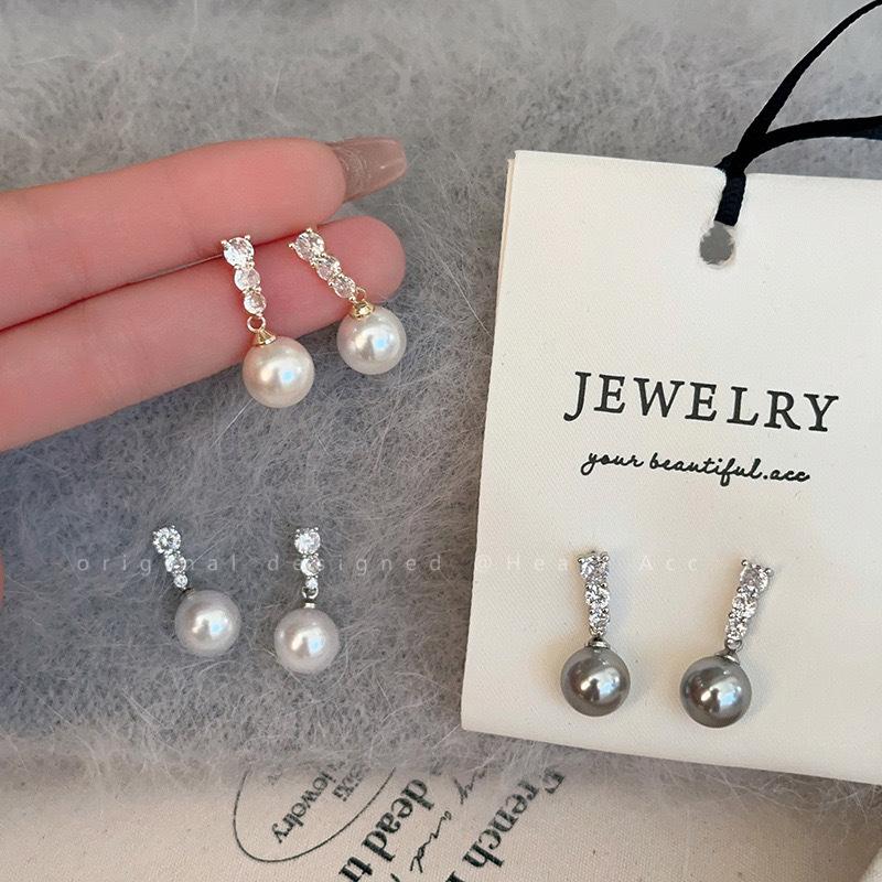 Autumn and Winter Pearl Flash Diamond Silver Needle Earrings Women's French High-end Sense Light Luxury Short Earrings Niche Design Fashion Earrings