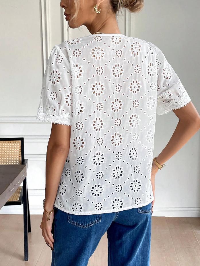 Dámská módní košile s krátkým rukávem a výřezy, léto 2025