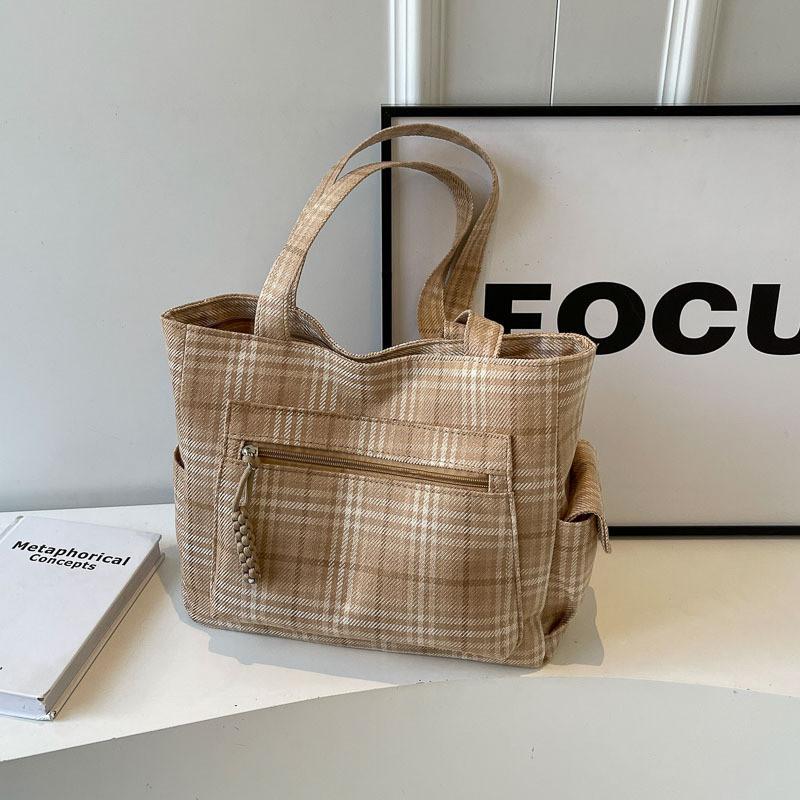 

Stylish Aesthetic Canvas Tote Bag For Women In Black Green Cream And Khaki Colors хакі