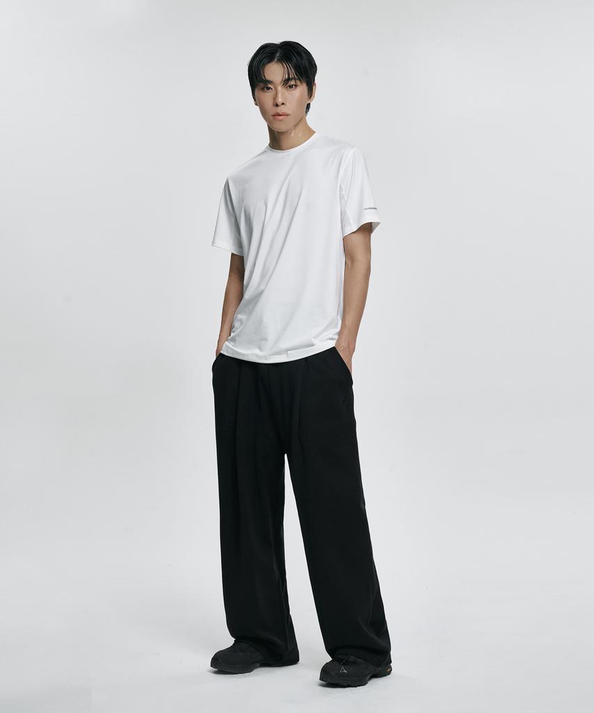 Atejeu Essential One-Pleat Wide Sweatpants [Black]