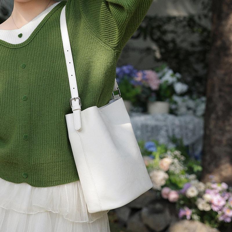 Vegetable Tanned Cowhide Bucket Bag Women's New Leather Women's Bag Fashionable Retro Messenger Bag Commuter Shoulder Bag Bag