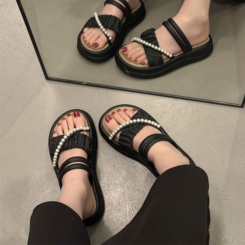 Trendy brand platform slippers women's summer wear fashion 2025 new beach cool slippers women's shoes go out two wear