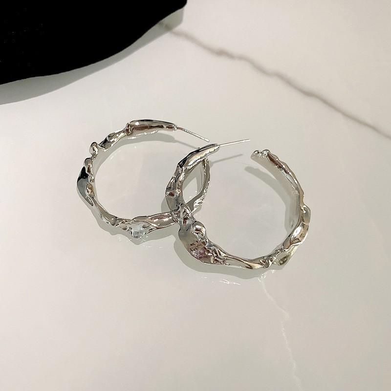 Silver plain ring earrings women's light luxury high-end stud earrings 2026 new popular niche exaggerated temperament earrings earrings