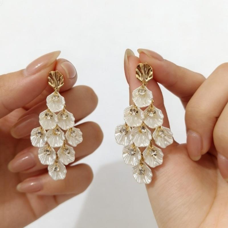 

2026 New Korean delicate Long tassel Shell petals Drop Earrings Elegant Senior Fashion geometry crystal temperament Women Earrin
