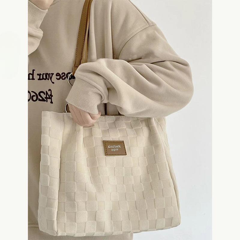 Large Capacity Shoulder Bag for Women Early Autumn New Niche Versatile Class Commuter Bag for Women Hand-held Shoulder Bag for Women
