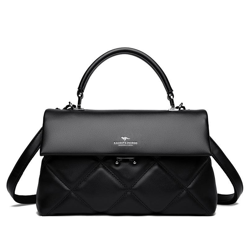 A Classic Women's Handbag—the Perfect Choice for Everyday Use