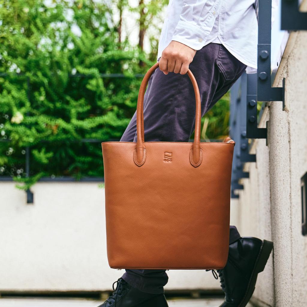 epe Men's Vertical Tote Bag, Genuine Leather, A4 Size, Large Capacity, Freestanding, Gusseted, Slim Tote (Black)