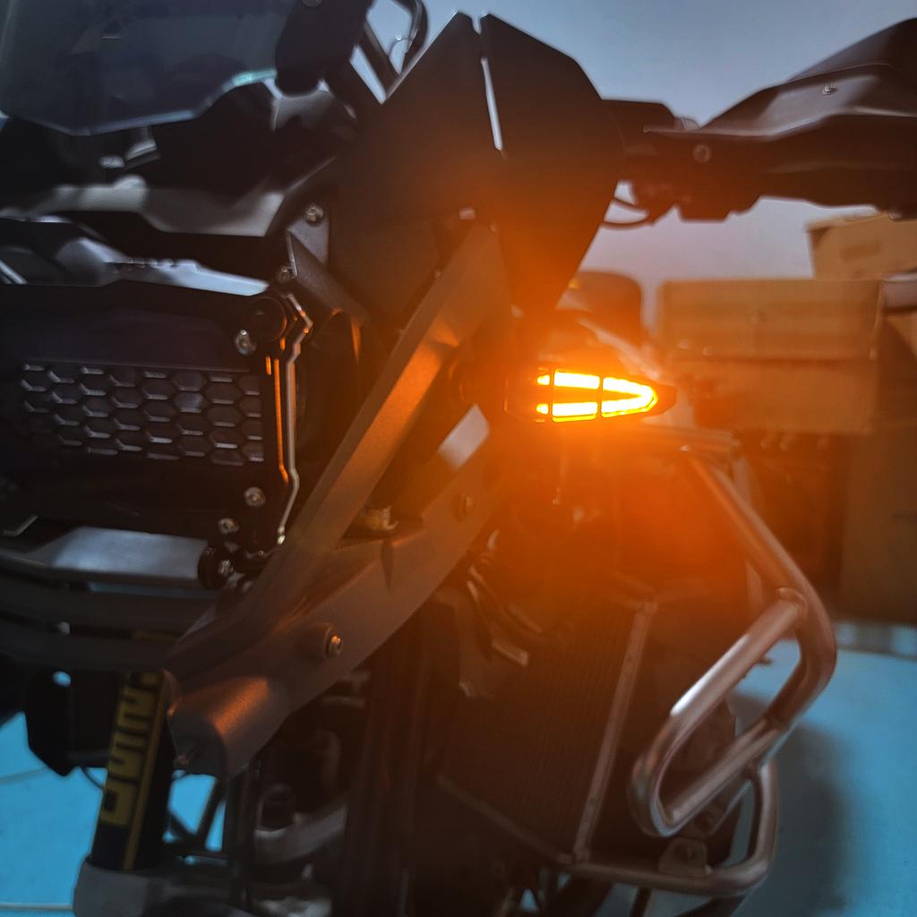 Motocyklowe przednie tylne kierunkowskazy LED, kierunkowskazy, światła do jazdy dziennej, światła hamowania