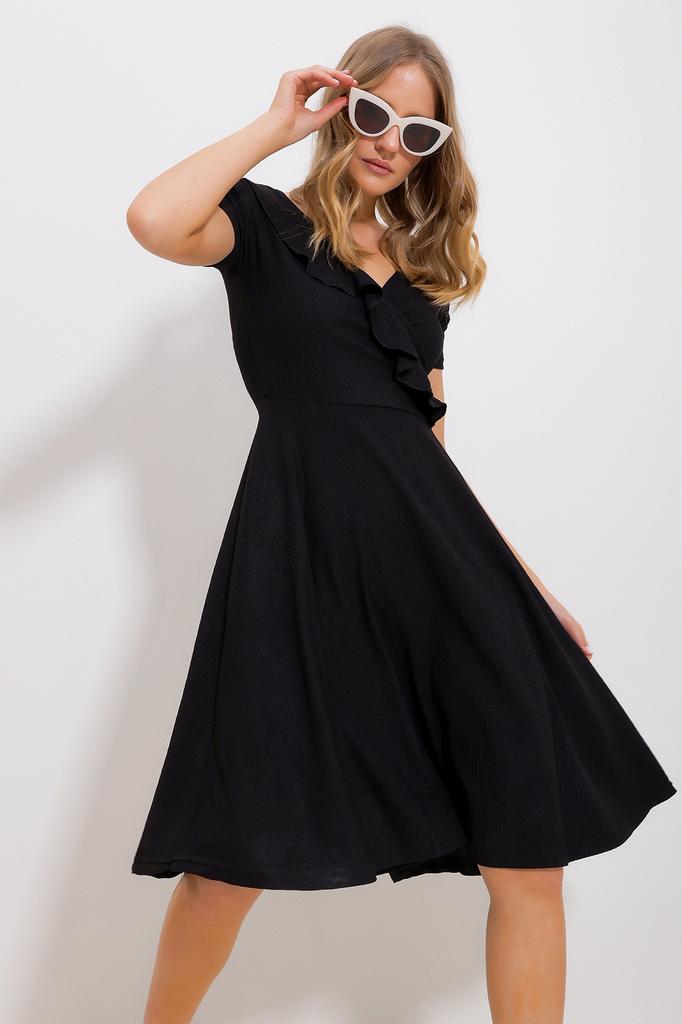 Women's Dress New Season Fashion Blue V-neck Ruffled Midilength Knitted Dress