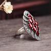Elegante Anello Retro in Argento Thailandese con Granato Nero e Zirconi