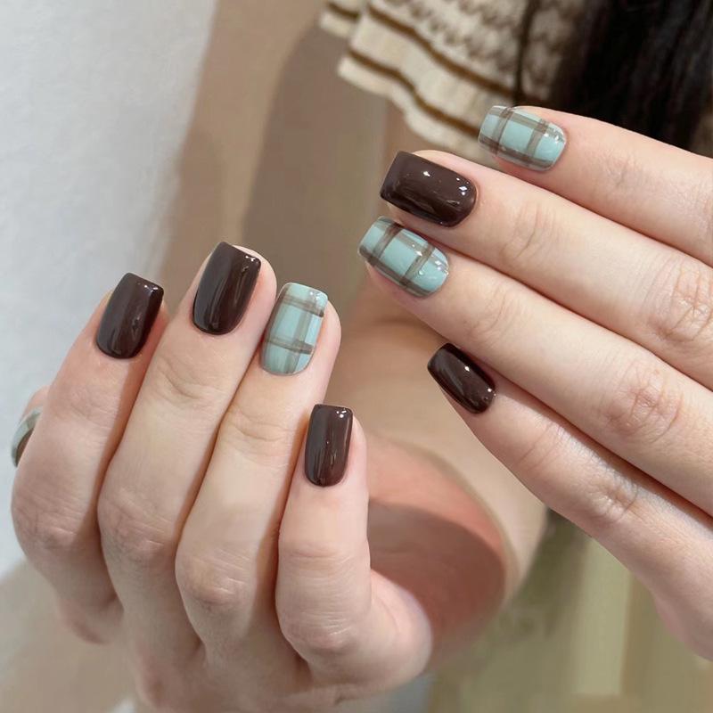 

Wearable Brown Checkered Nail Art Stickers - Removable Autumn/Winter Nails Nail Glue