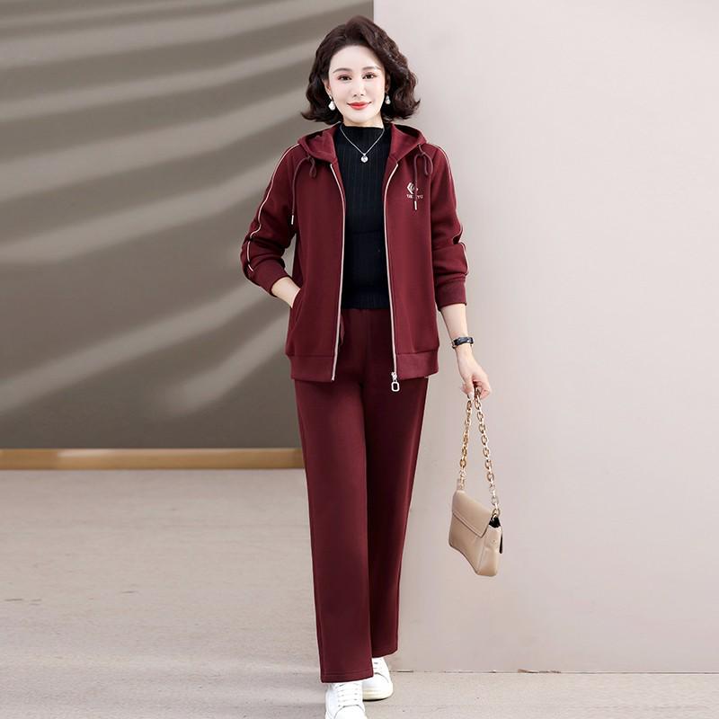 Autumn/Winter Fleece-Lined Corduroy Sportswear Set for Middle-Aged Women