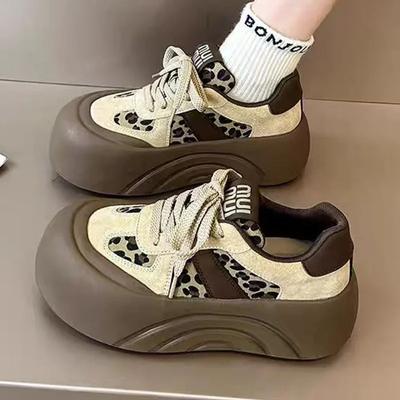 Bottes de Cheville à Plateforme Plates pour Femmes Baskets Léopard Chaussures en Daim Tendance Hiver 2025 Chaussures de Sport à Lacets Femmes Nouvelles Bottes de Neige Décontractées