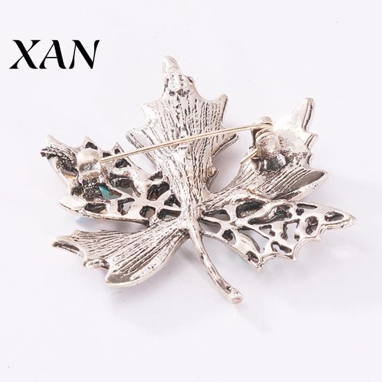 Vintage Style Brooch Pin Autumn Maple Leaf Design Zinc Alloy with Rhinestone Inlay Suits Coats Sweaters Badge Formal Wear Accessory Fall Season