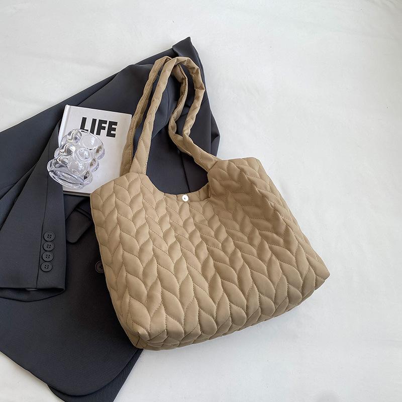 

Casual Commuter Bag Women s Retro Western Style Shoulder Bag 2024 Summer New Tote Bag Niche Trend Shoulder Bag хакі