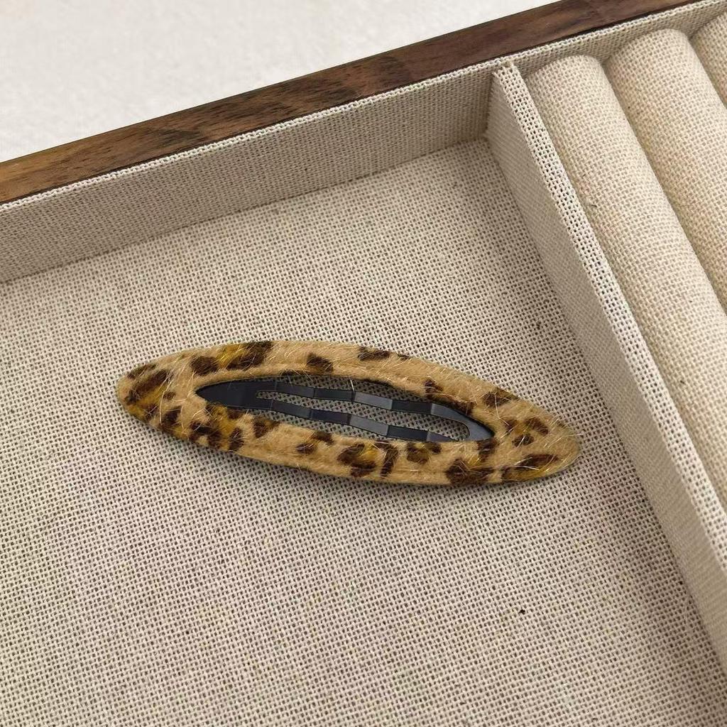 Korean Leopard Print Hair Clip for Babies - Forehead, Side Bangs, Back of Head Accessory for Autumn & Winter.