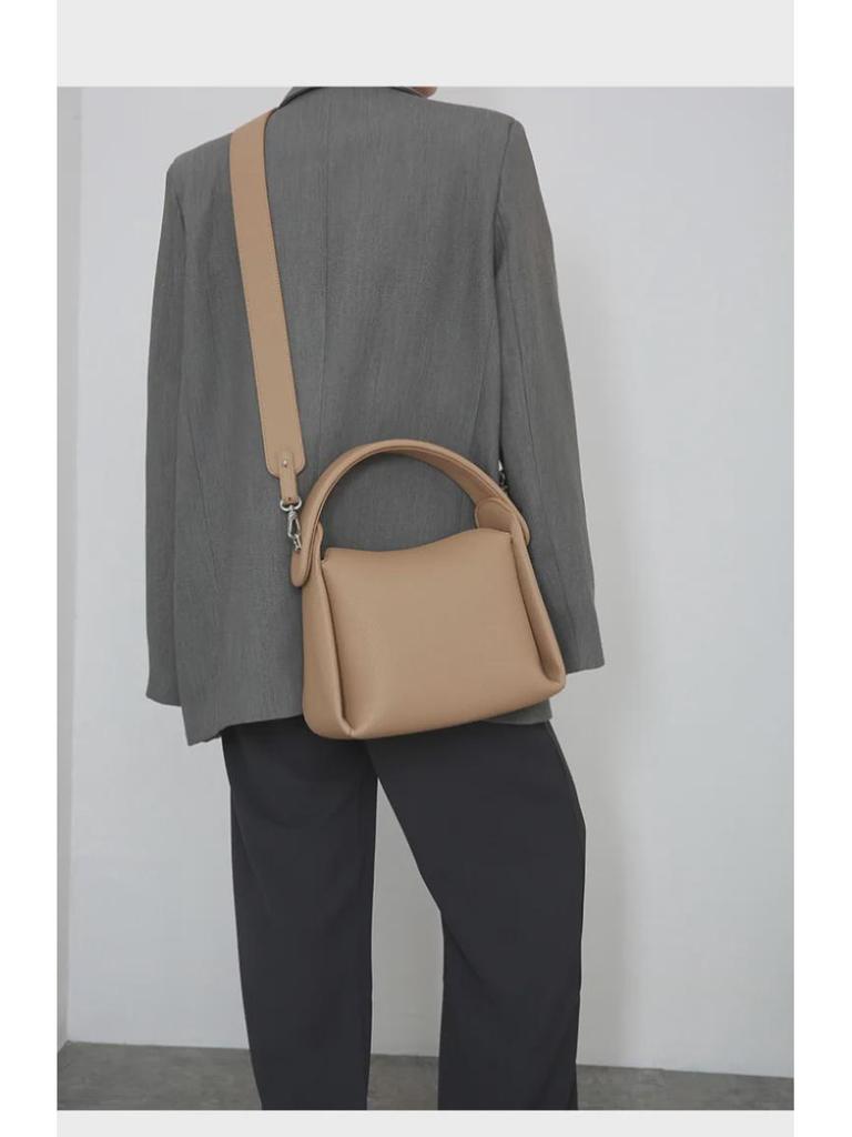 Khaki Soft Cigarette Case Bag - Large Capacity, Summer-Ready, Commuter-Friendly, Handheld & Crossbody Women's Fashion.