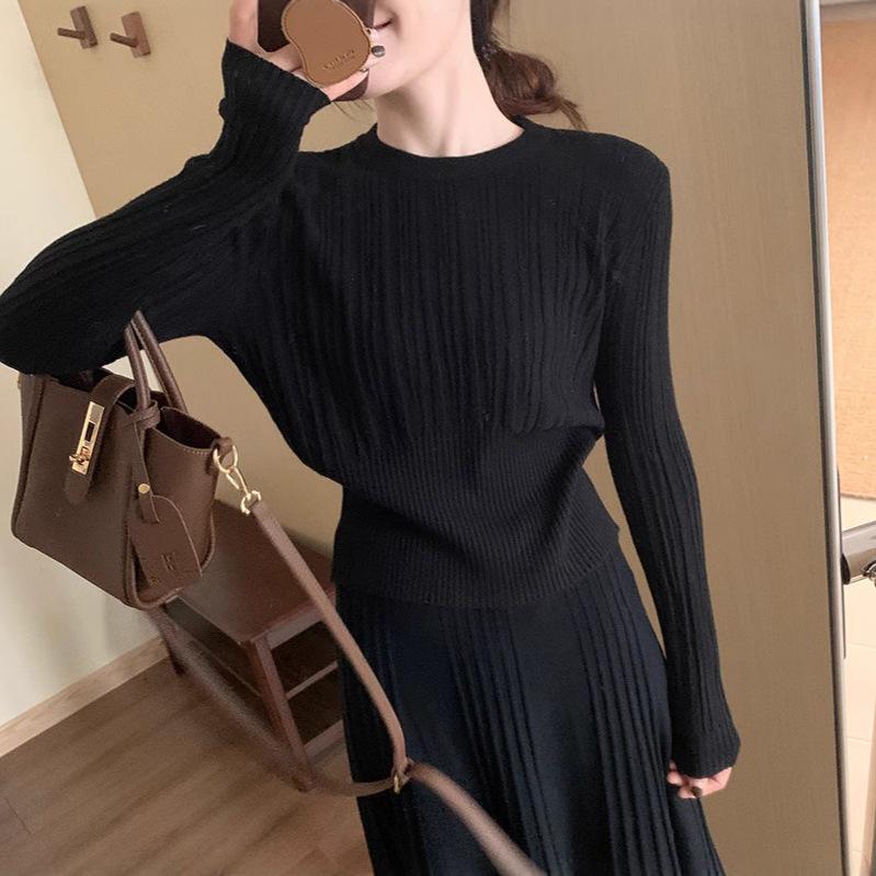 Korean Style High-Waisted Pleated Knit Midi Skirt: Elegant, Versatile, and Soft for a Casual Ladylike Look