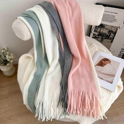 Sciarpa con nappe da donna moda 2024: Accessorio Caldo e Colorato per Autunno/Inverno