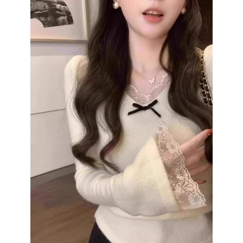 Elegant Lace-Trim Plush Long-Sleeve T-Shirt for Women - Slim Fit & Warm Medium