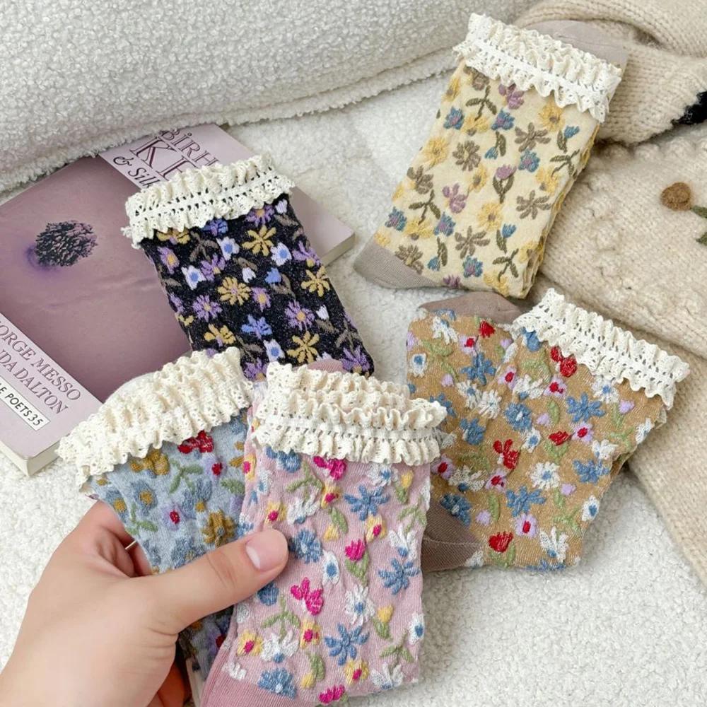 1 Pair Korean Style Women Socks Autumn Winter Long Cute Sweet Floral Fashion Socks Lady Contrast Lace Street Casual Sokken Femme