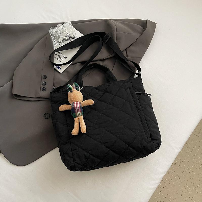 Autumn and winter commuting large-capacity tote bag, shoulder bag for students in class, Korean version of cotton clothes, messenger bag, casual handb