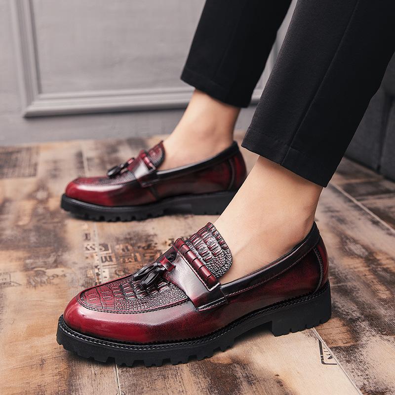 Large size men's shoes new casual leather shoes fashion men's business dress shoes retro British style fringed leather shoes