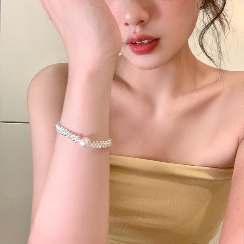 Elegant High-End Silver Bead & Pearl Bracelet for Women - Versatile and Stylish Celebrity Jewelry