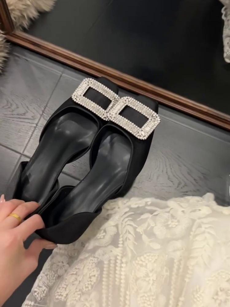 

Inner heightening version~ Niche low-heeled rhinestone square buckle shoes, shallow single shoes for women, French hollow sandals for women 40