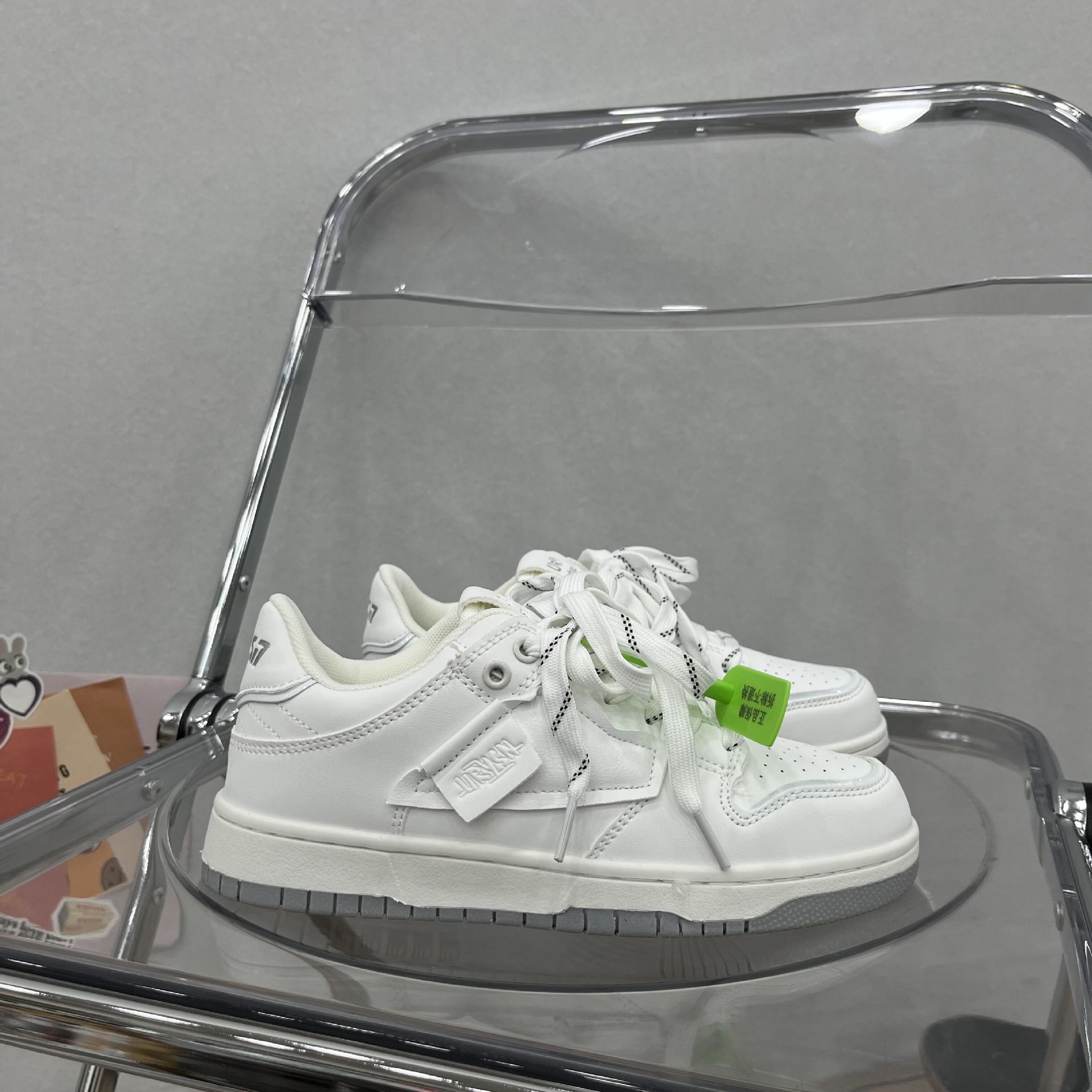 

Korean version of Harajuku ulzzang little white shoes female student leisure 2025 new street shot retro low-top sports shoes 36