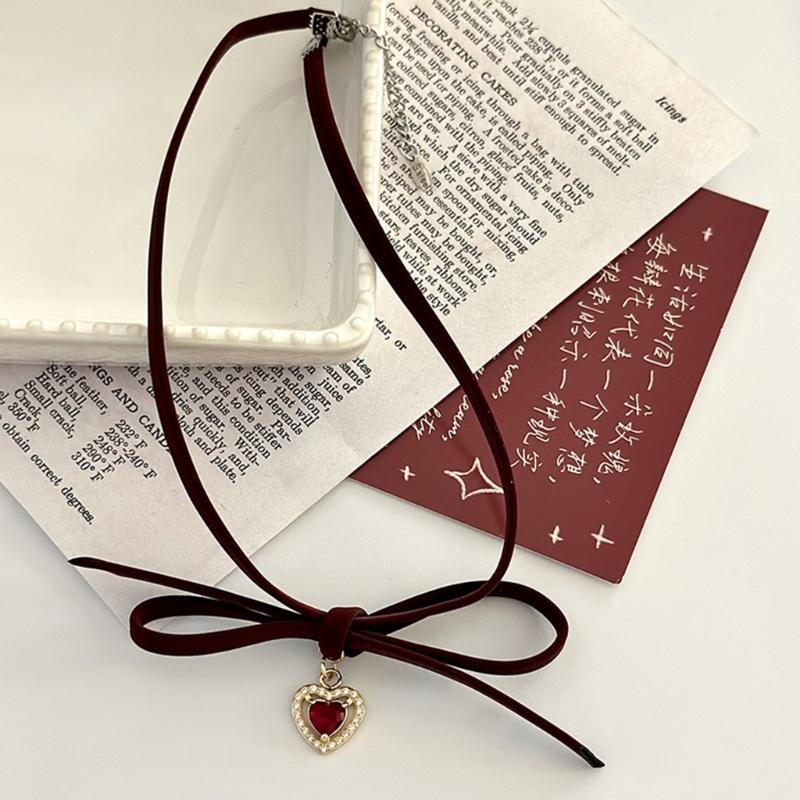 Elegant Bowknot Heart Necklace Elegant Clavicle Chain Necklace Vintage Choker Sweet Cool Necklace Fashion Jewelry