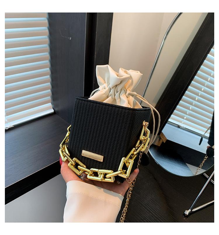 Ratanová taška pro ženy Proutěný tkaný čtverec Crossbody Vintage Chic Casual Beach Boho Tote Bag s nastavitelnou vnitřní taškou