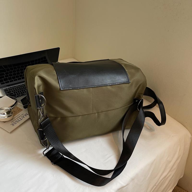 Large Capacity Outdoor Duffel Bag Travel Bag Commuter Hand Shoulder Bag