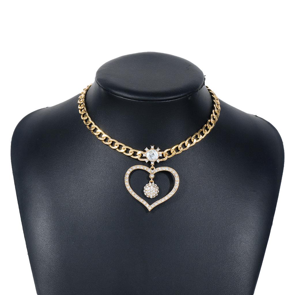 Women European Light Luxury Hollow Heart Rhinestone Necklace Simple Geometric Minimalist Hip Hop Choker For Women