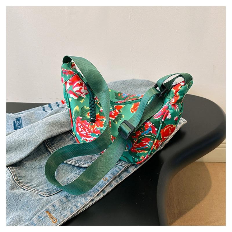 New trendy breast bag, large flower messenger bag, personalized versatile fashion and high-end fanny pack