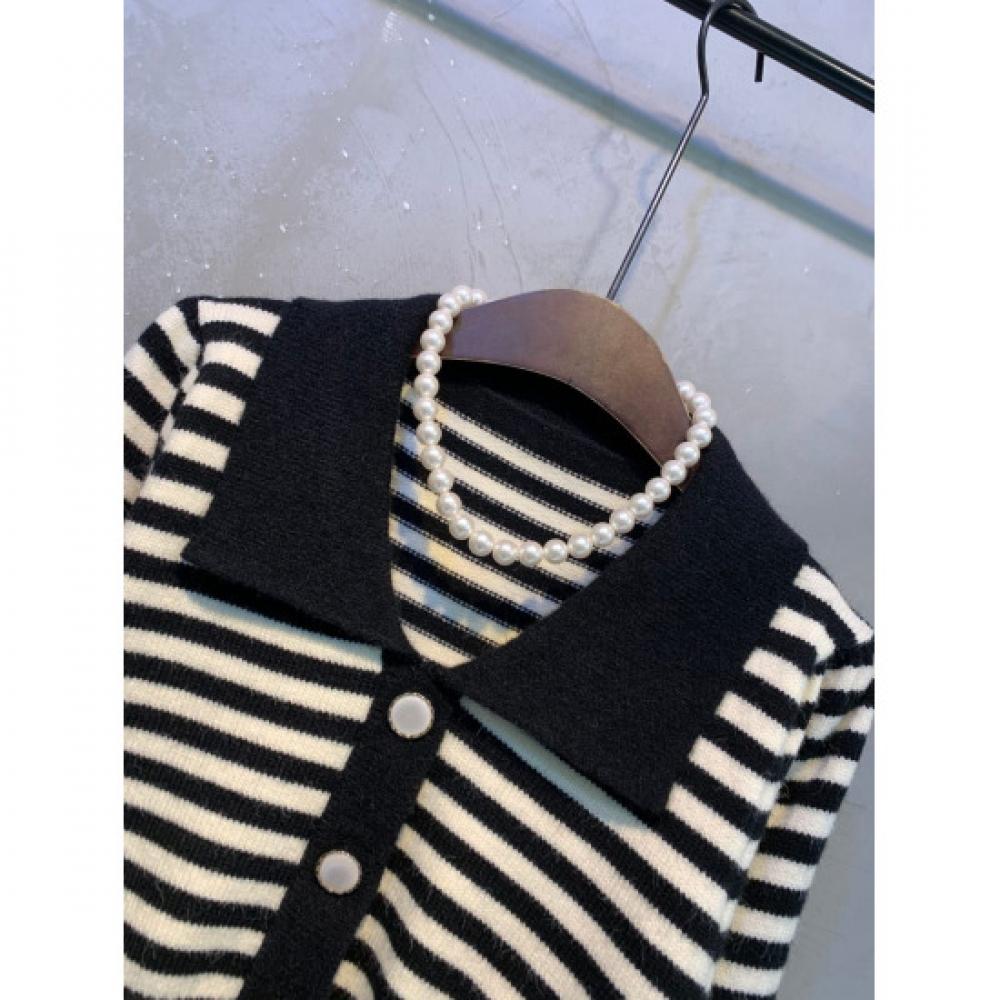 C S In The Room Sweet Stripe Button Collar Knit 2Color