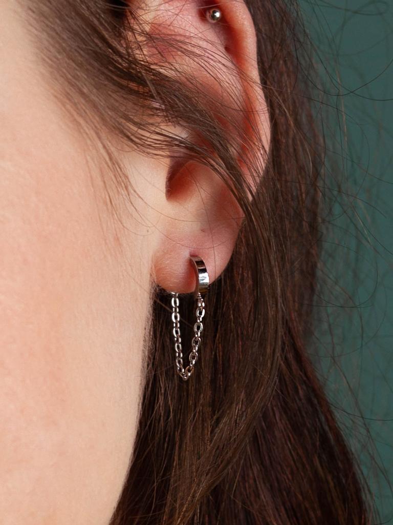Pearly More Daily Surgical Chain Earrings
