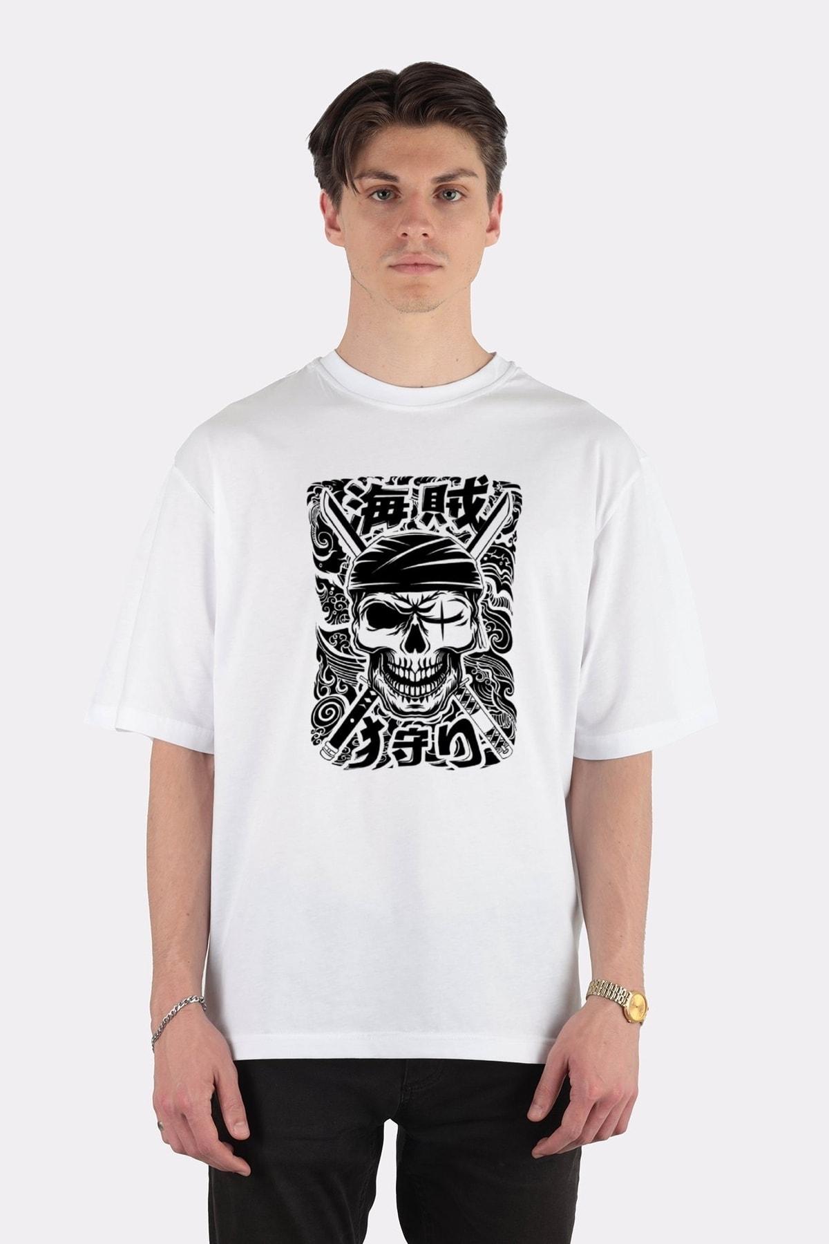 

Unisex Beyaz Oversize T-shirt One Eye Pirate Hunter