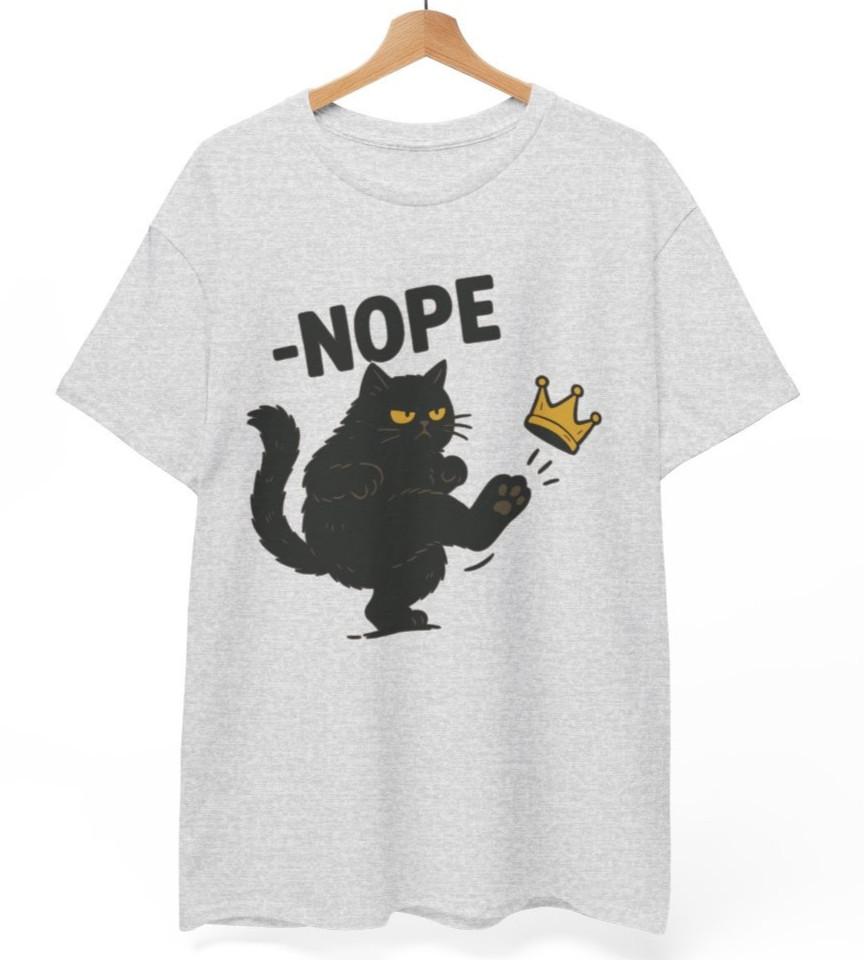 No Kings in America Black Cat Shirt | Funny Anti-Monarchy Political Meme Tee Unisex T-Shirt XXL