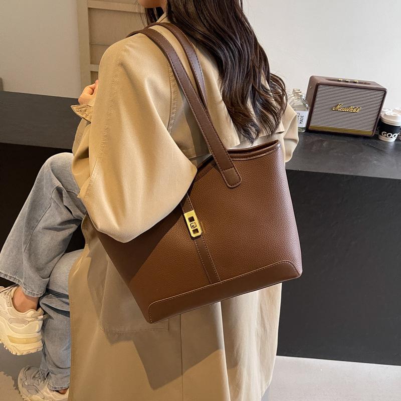 

Жіноча сумка великого об’єму Нова висококласна студентська сумка на плече 2024 р. Жіноча портативна сумка для приміських поїздок темно-коричневого кольору