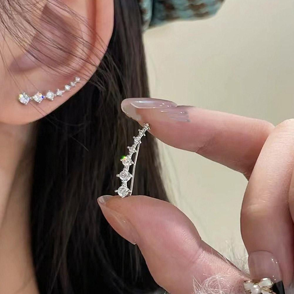 Light Luxury Niche Design Zircon Inlaid Earrings Seven Star Earrings Curved Earrings Zircon Fas J2G5