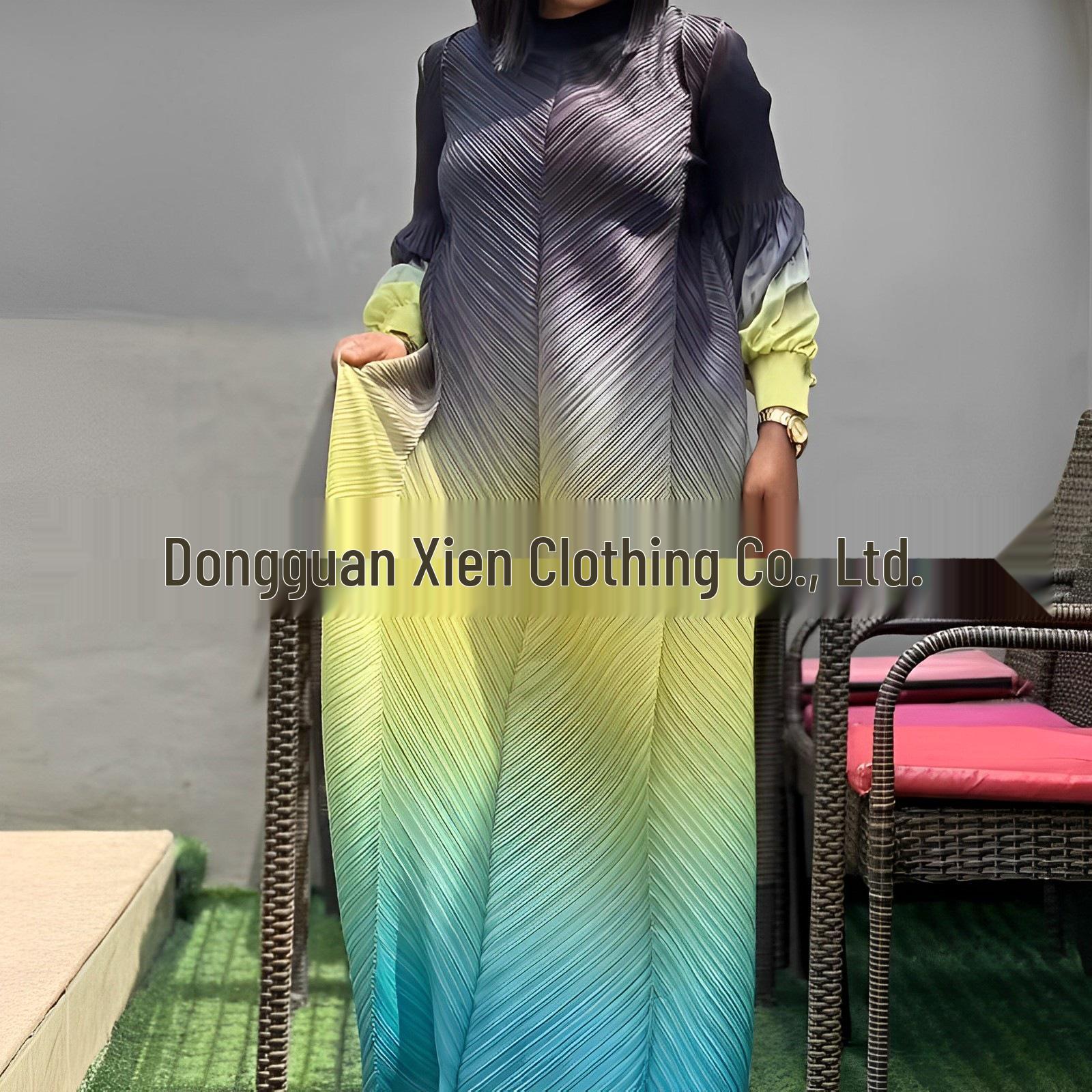 

Платье макси с плиссировкой и градиентными рукавами-фонариками Miyaki One Size чёрный