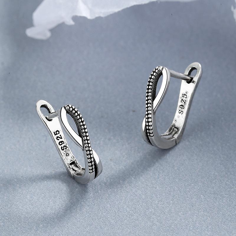 Korean Version of Fashionable Women's Ear Clips, Ear Buckles, Cross Diamond Earrings, Retro High-end Design Jewelry