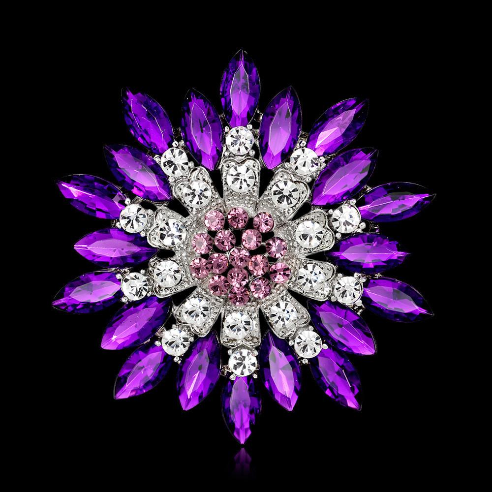 Elegante koreanische Blumenbrosche aus Legierung mit Kristallverzierungen für Damenbekleidung und Accessoires