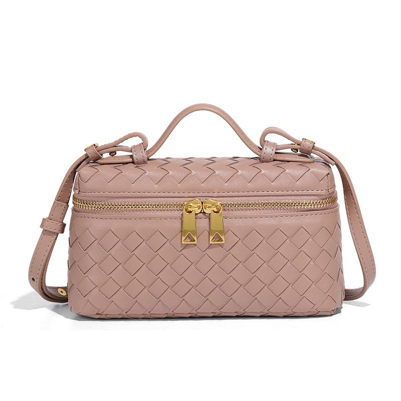 

Fashion European and American new classic hand-woven bags Women s fashion portable box bags Cosmetic bags Tofu bags