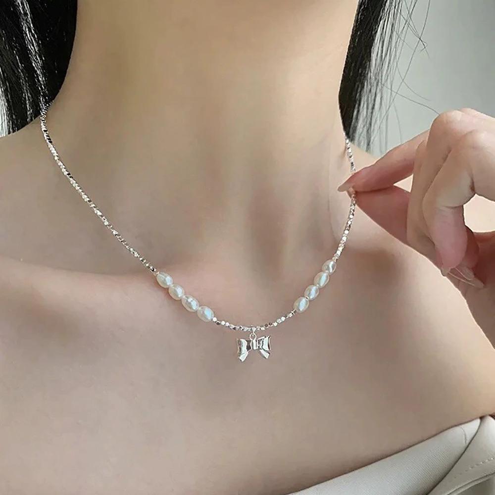 Y2K Elegant Bowknot Pearl Pendant Necklace Sweet Cool Choker Simple Clavicle Chain Adjustable Cute Jewelry for Women Girls Gifts