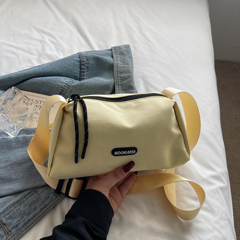 Crossbody Bag Niche Design Pillow Bag Simple Casual Men's Bag Women's Bag 2025 New Fashion Spring Tide Shoulder Bag