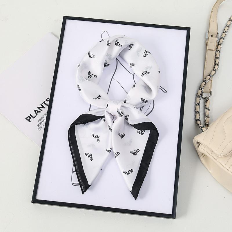 71 Flower polka dot simulation silk scarf neck small square scarf Korean atmosphere sunscreen scarf advanced sense