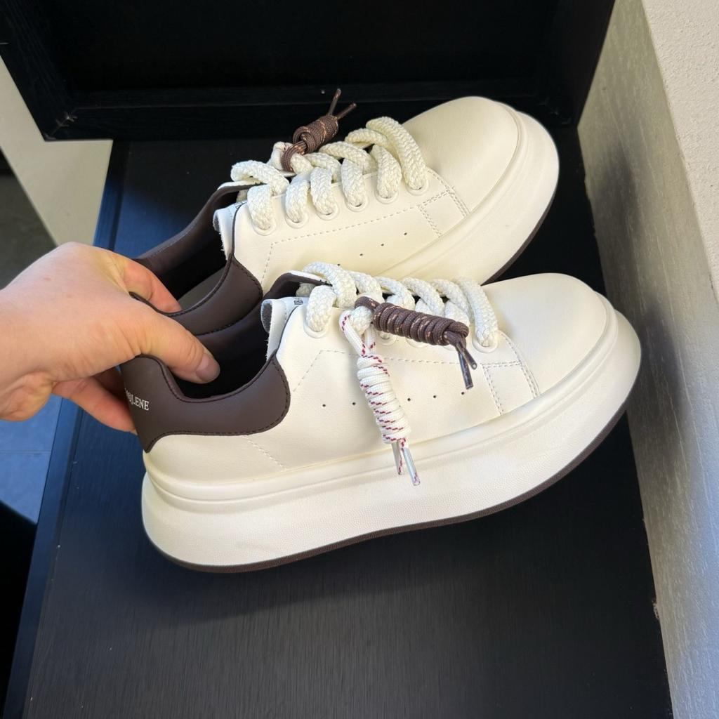 Platform White Shoes Women's 2025 Autumn New Leather Muffin Shows Small and Versatile Feet, Increases the Height of Board Shoes, Casual Sports Trend