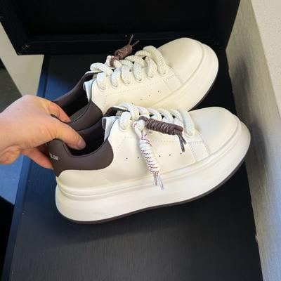 Platform White Shoes Women's 2025 Autumn New Leather Muffin Shows Small and Versatile Feet, Increases the Height of Board Shoes, Casual Sports Trend